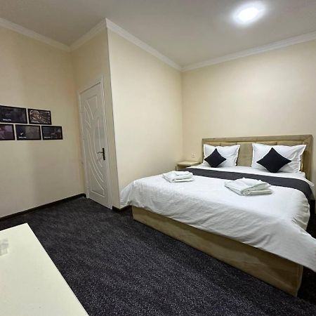 Home Alone Hotel Tasken Kültér fotó