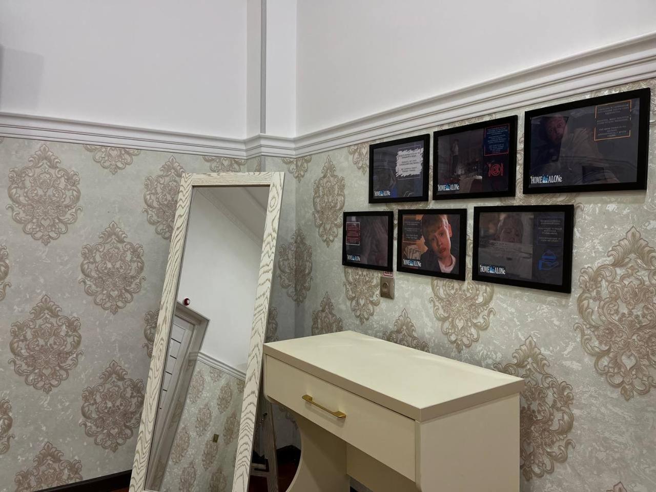 Home Alone Hotel Tasken Kültér fotó