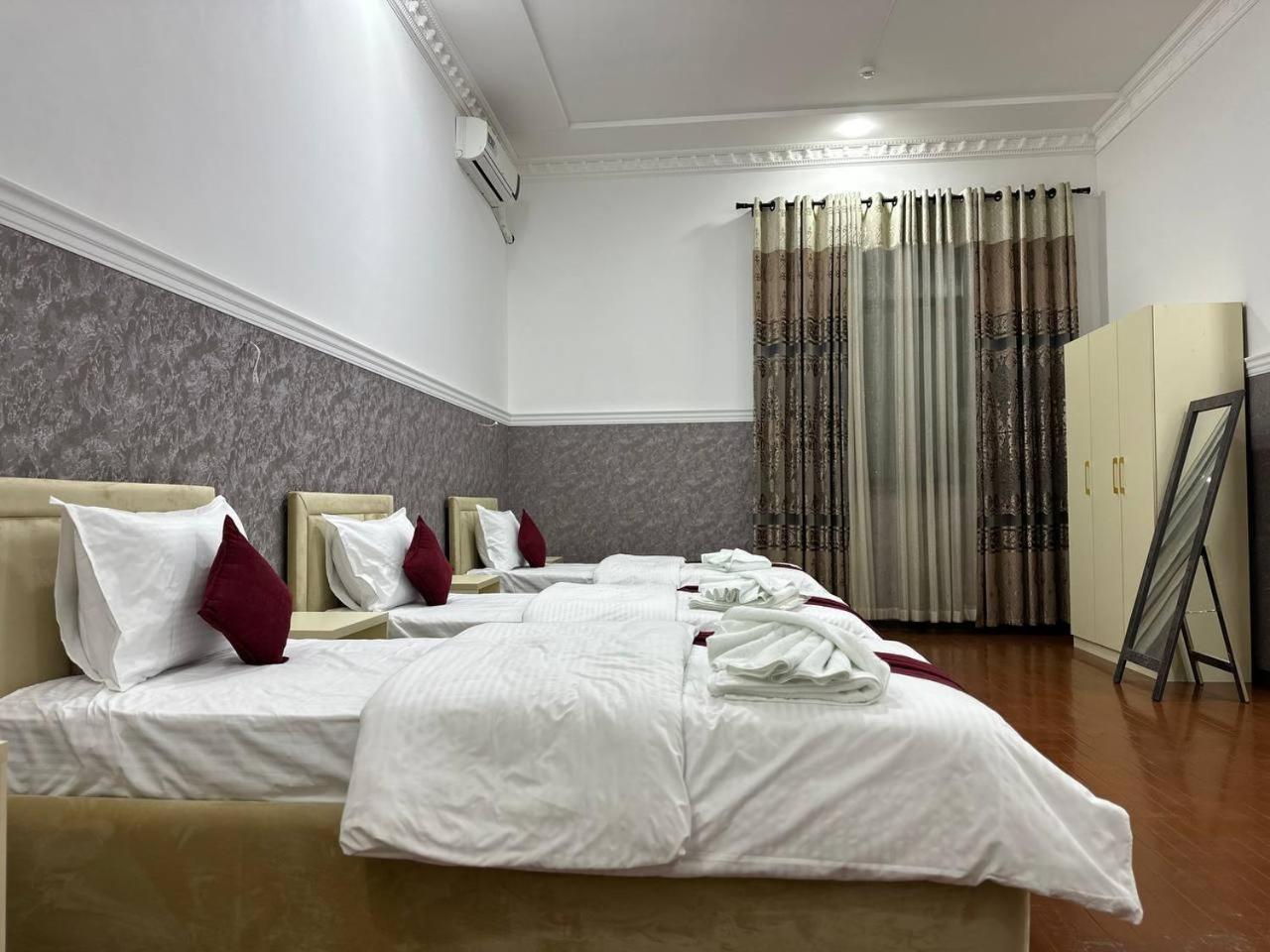 Home Alone Hotel Tasken Kültér fotó